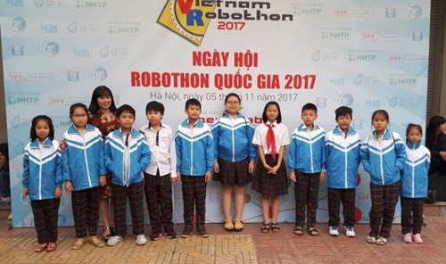 Học sinh TH Đô thị Sài Đồng tranh tài tại ngày hội Robothon Quốc Gia 2017
